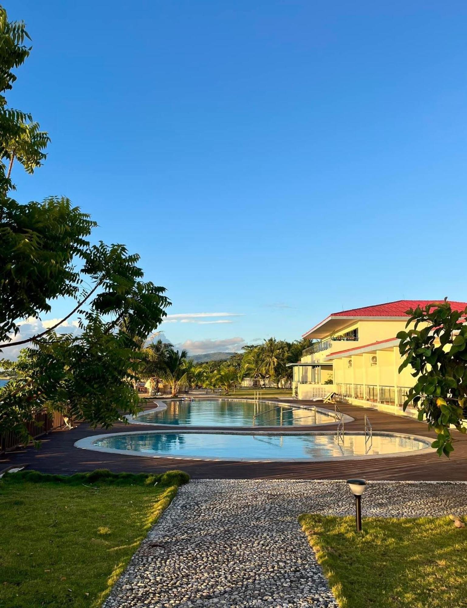 W Golf Resort Oslob Exterior photo