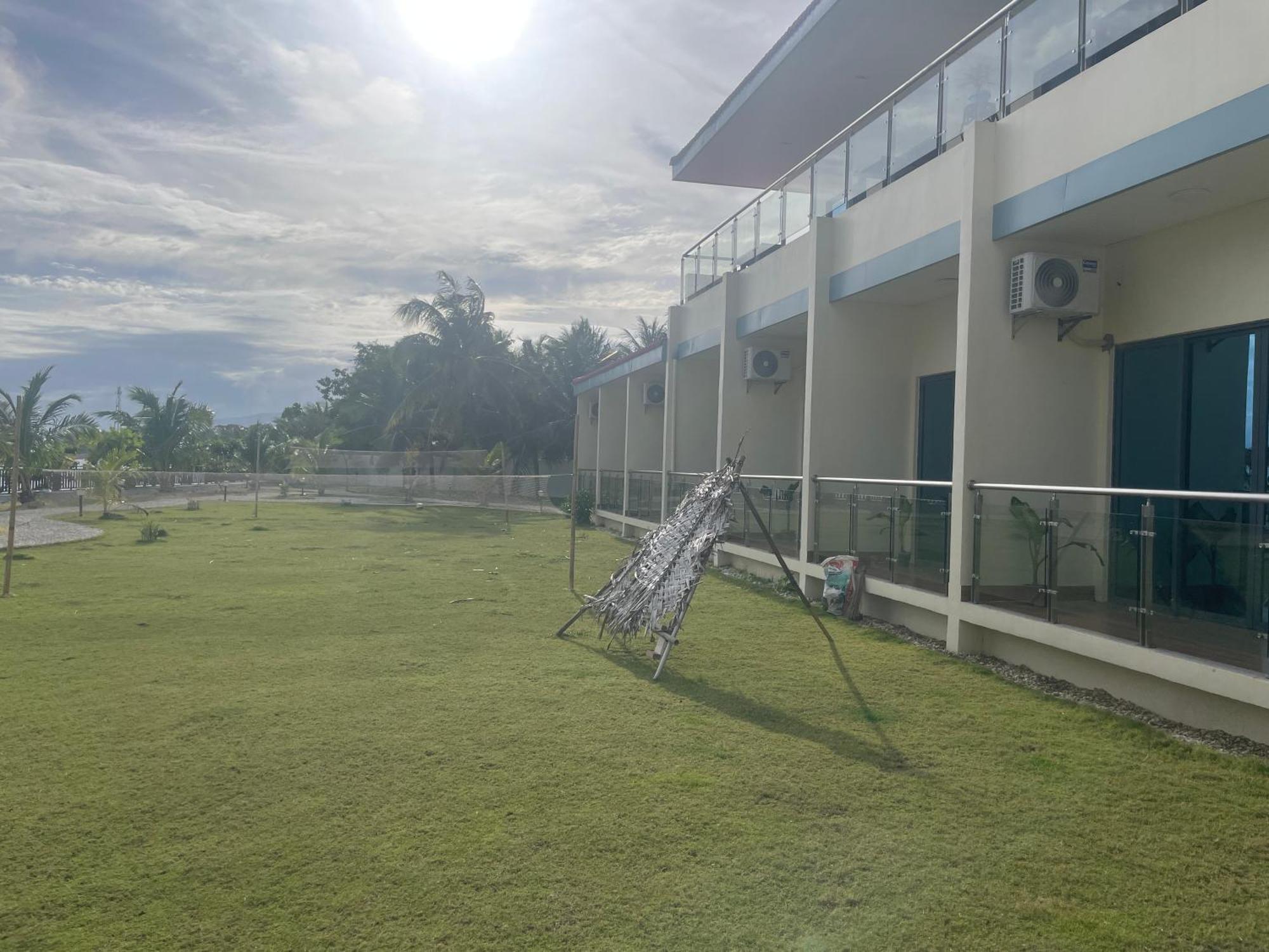 W Golf Resort Oslob Exterior photo