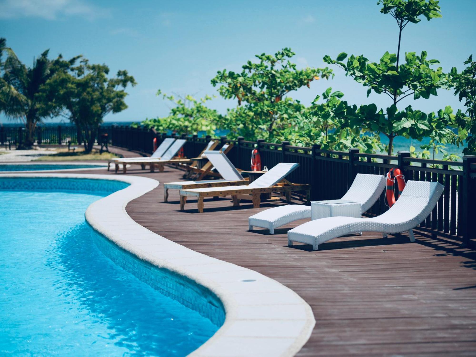 W Golf Resort Oslob Exterior photo